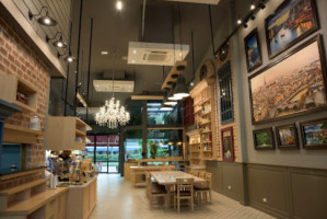 Coffee Hills Cafe inside