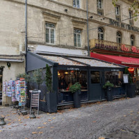 Le Cid Cafe outside