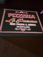 Pizza La Paseana food
