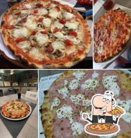 Mister Pizzeria food