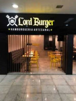 Lord Burger Hamburgueria inside