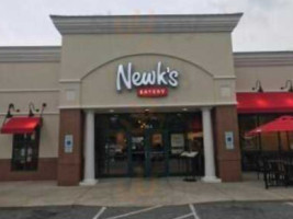 Newk's Eatery outside