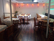 Sanxia Renjia Chinese Restaurant-Goodge Street inside