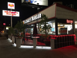 Michael's Burger outside