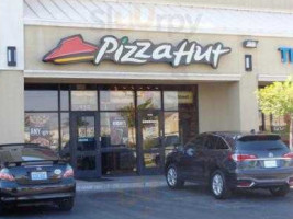 Pizza Hut outside