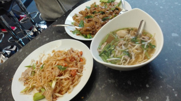 Thai Aroy Dee food