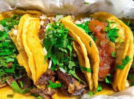 Gil Tacos food