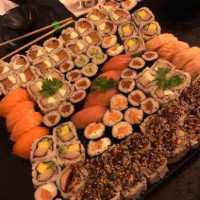 Lui Sushi food