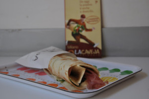 La Caveja Piadineria inside