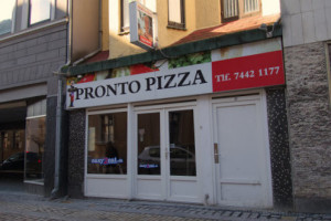 Pronto Pizza inside