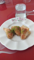 Akkuş Pastanesi food