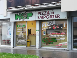 Pizza Delle Alpi outside