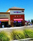 Baskin-robbins outside