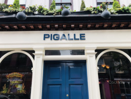 Pigalle Kitchen outside