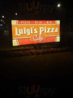 Luigis Pizza Cafe outside