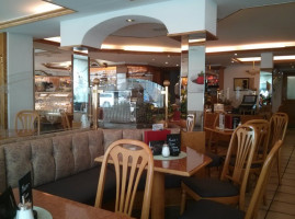 Konditorei Cafe Zintl inside