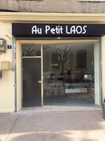 Au Petit Laos outside