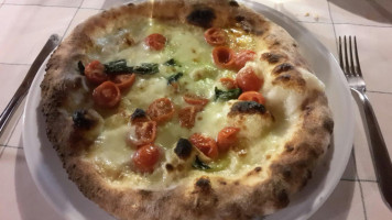 La Piccola Napoli food