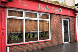 Bella Cafe outside