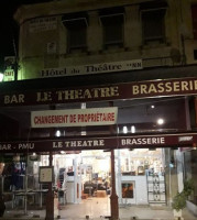 Cafe du Theatre outside