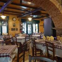 Hosteria Pizzeria Massimo inside