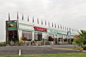 Tommy's Diner outside
