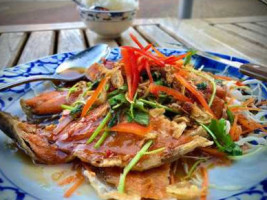 Lai Thai Restaurant food
