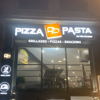 Pizza Pasta outside