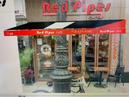 Red Pipes Cafe inside
