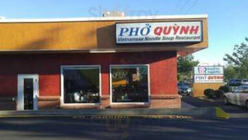 Pho Quynh outside