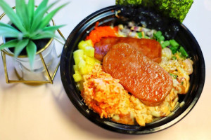 Poke Supreme Sushi Bowl food