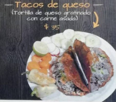Taquería El Gallito. food
