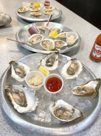Pearl's Oyster food