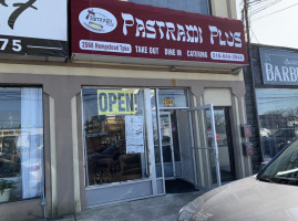Pastrami Plus outside