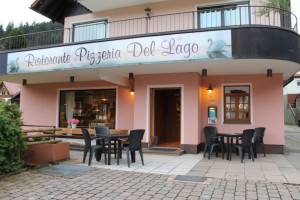 Ristorante Pizzeria Del Lago inside