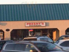 Preshy's Restaurant outside
