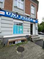 Uni Pizza outside
