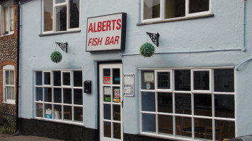 Alberts Fish outside