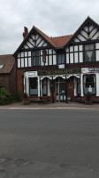 Cross Keys Inn outside