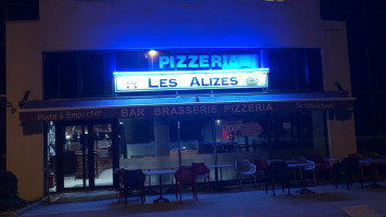 Les Alizes food