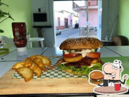 Homero Burgers food