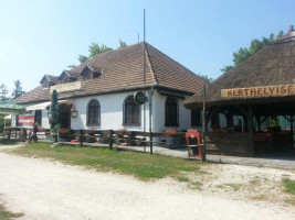 Varga Panzió outside