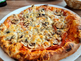 Pizzeria La Tegola Gyros Und Pizza food