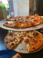 Flying Saucer Pizza Company food
