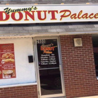 Yummy's Donut Palace food
