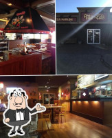 Me-N-Ed's Pizza Parlor inside