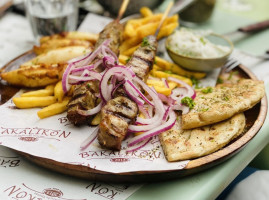 Bakalikon Griechische Taverne food