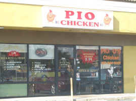 Piocos Chicken outside
