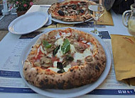 Pizzeria Spaccanapoli Di Coppola Mariarosaria E Iacomino Umberto food