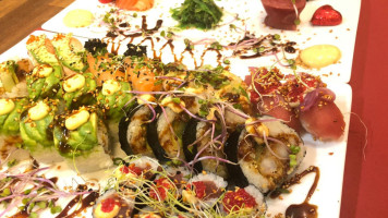 Lifli Sushi food